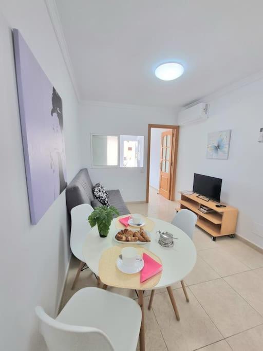 Suecia Lirio Apartment Лос Кристианос Екстериор снимка